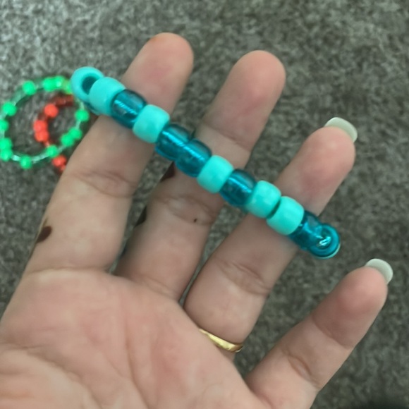 3 Bracelets 🕉 - Picture 4 of 5